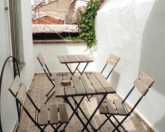 Kidoni Macaron Guesthouse - Ayvalik - Balcony