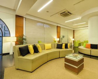 Kandyan Reach Hotel - Kurunegala - Lounge