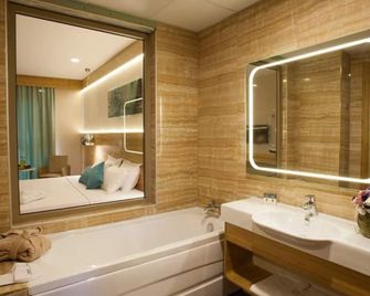 Stanbul Medikal Termal - Şekerpinar - Baño