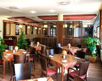Famulus Hotel - Győr - Restaurant