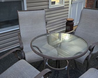A little Home away from Home - Ronkonkoma - Balcón
