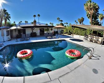 Private House On Golf Course With Mountian Views and Outdoor Kitchen W/firepit - Palm Springs - Pool