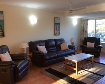 Ulysses 10 - Mission Beach - Obývací pokoj