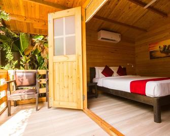 Majestic Beach Comforts - Varca - Bedroom