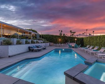 Little Tuscany Holiday House - Palm Springs - Piscina