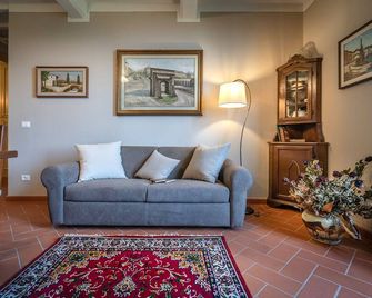 Panoramic apartment - Massa e Cozzile - Living room