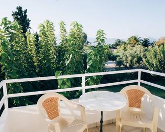 Tzaki hotel & restaurant Patras - Patras - Balcony