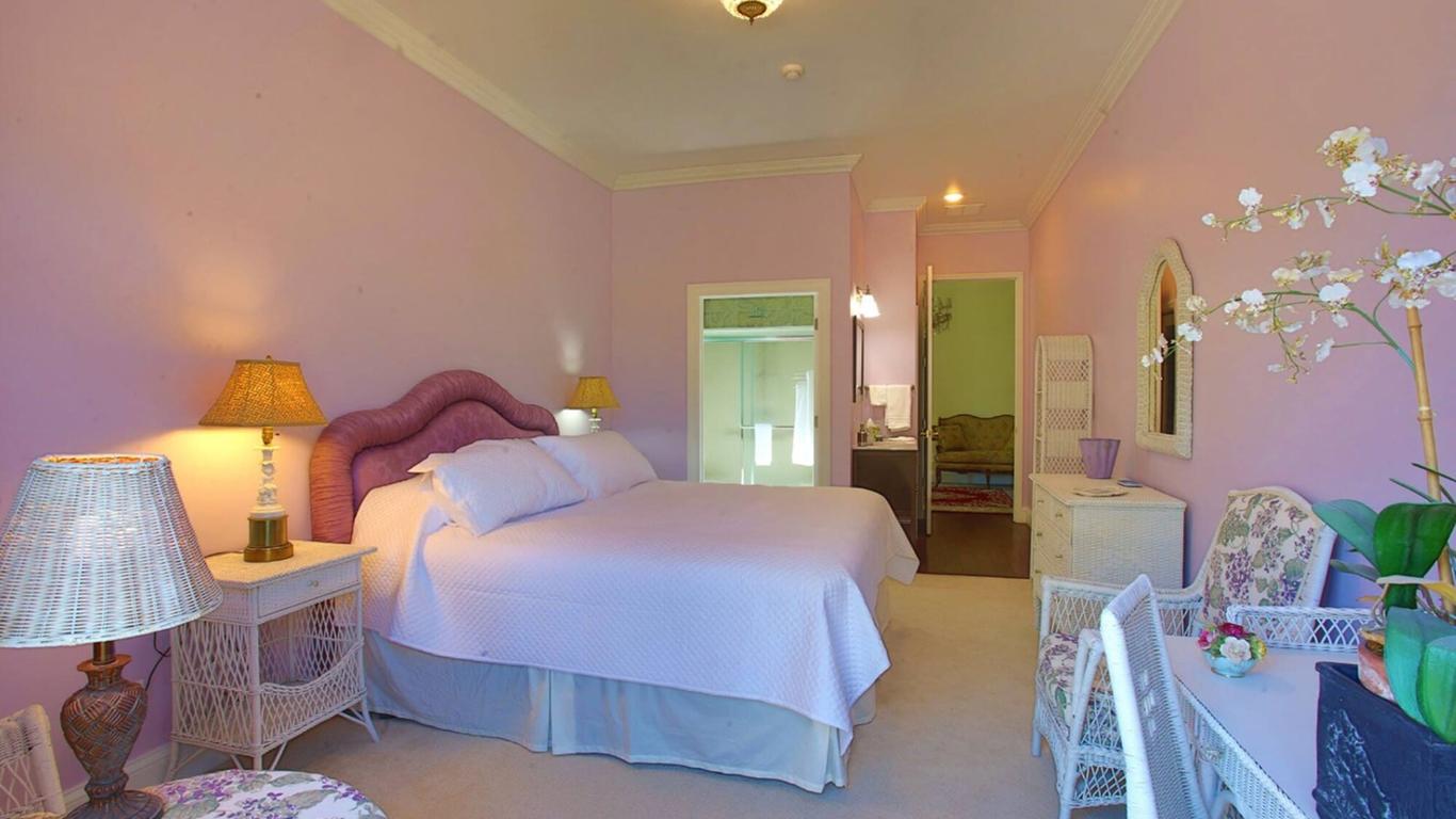 Inntiquity, A Country Inn