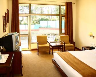 Kasauli Castle Resort - Kasauli - Bedroom