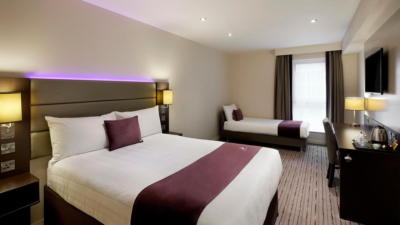 Premier Inn Bristol Sidcot (A38)