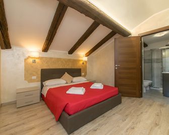 紅獅旅館 - 威尼斯 - 臥室