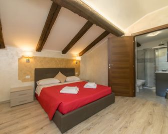 Red Lion Guest House - ונציה - חדר שינה