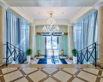 My City Hotel - טאלין - לובי