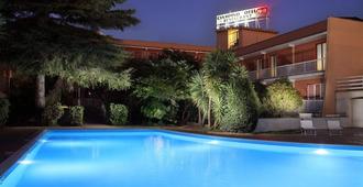 Ciampino Hotel - Ciampino - Svømmebasseng