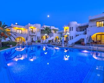 Hotel Castle Suites - Platanias - Uima-allas