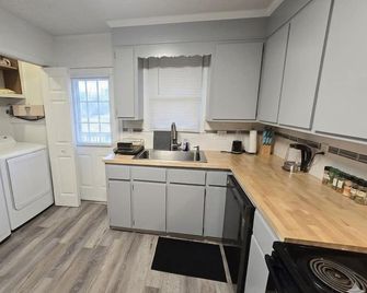 Second Home Apartment - Orangeburg - Keittiö