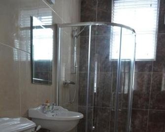 Blessings Studio Apartments - Cootehill - Bathroom