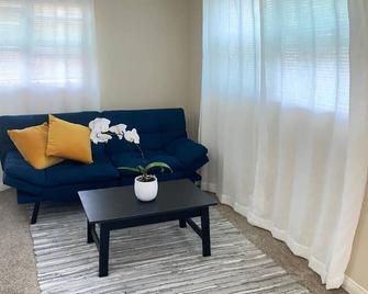 Mission Hills-Entire Guest House-Center of it all - São Diego - Sala de estar