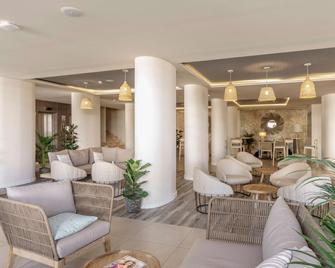 AluaSoul Mallorca Resort - Adults only - Cala d'Or - Obývací pokoj
