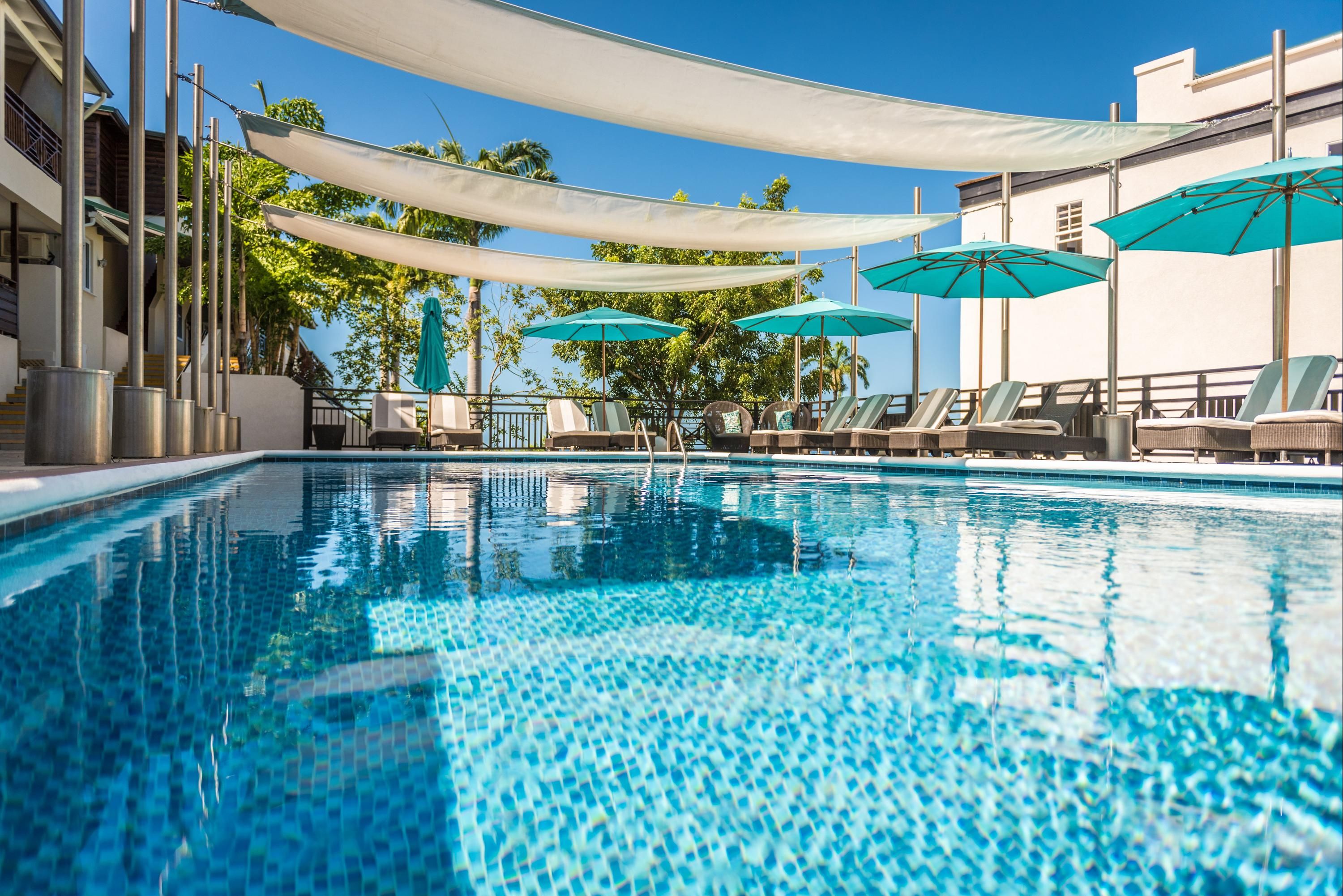 بيل جو هوتل - للبالغين فقط - شامل جميع الخدمات - كاستريس - حوض السباحة