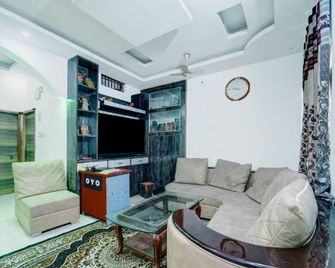 Hotel Relax Inn - Patna - Living room
