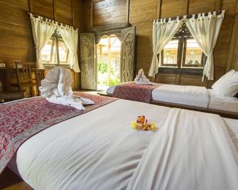 Benthos Bali Dive Resort - Manggis - Bedroom