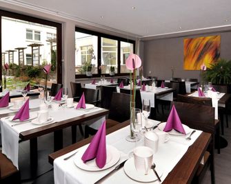 هوتل شفايتزر هوف كاسل - كاسيل - مطعم