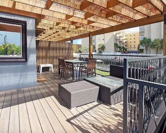 Luxury RiverFront by Renzzi - Miami - Balcón