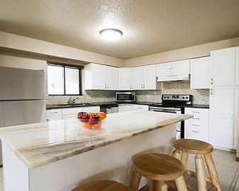 Woodside Dells Hotel & Suites - Wisconsin Dells - Cocina