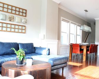 Adorable single family home in Logan Square - שיקאגו - סלון
