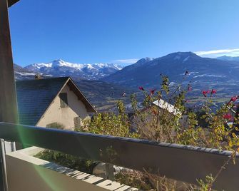 Résidence Calme à Proximité Immédiate D'un Sentier de Randonnée - Embrun - Balkon