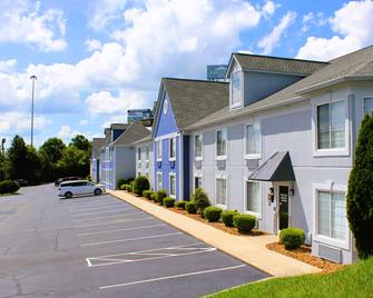 Quality Inn - Crossville - Building