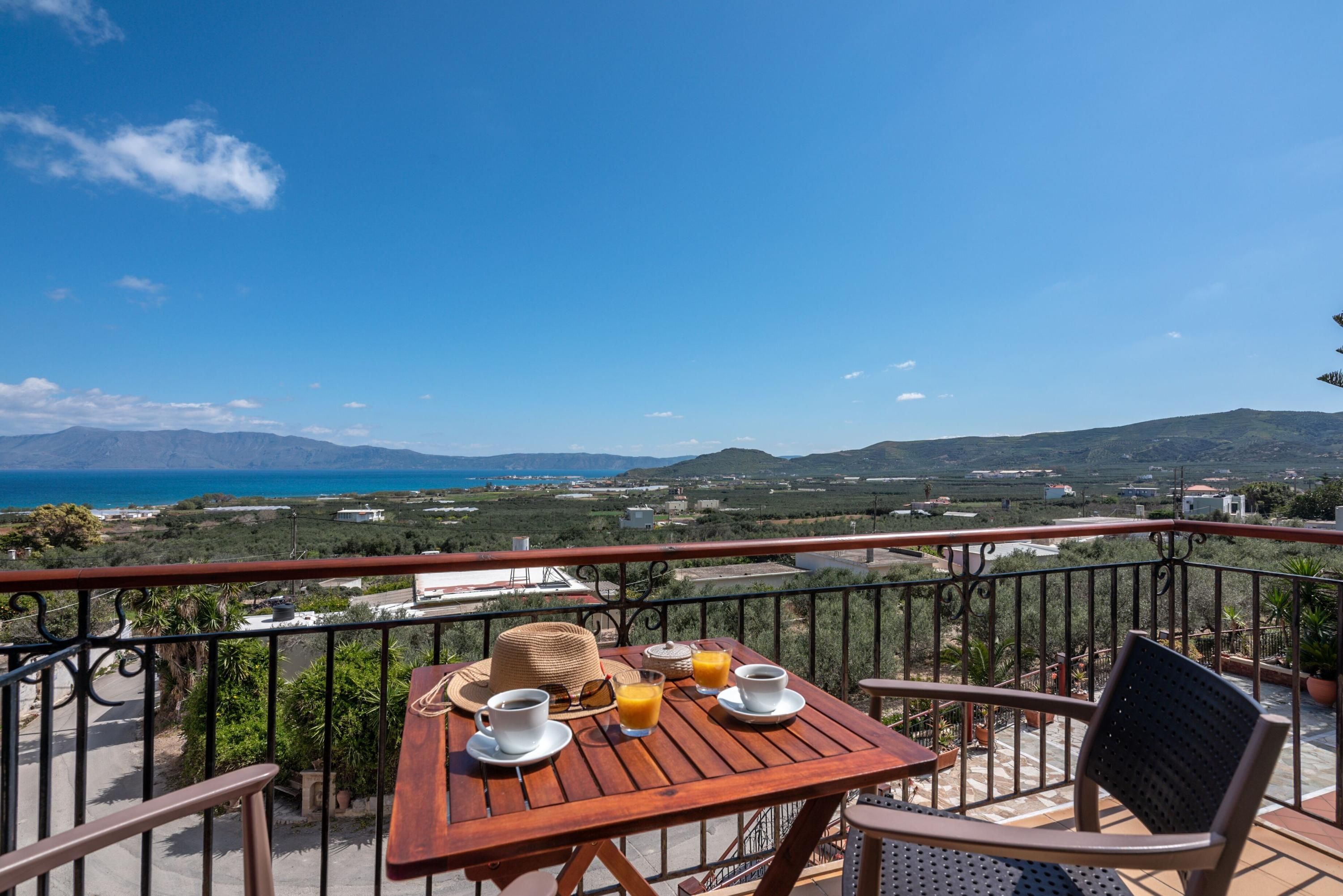 كاليفاني تراديشنال هوتل