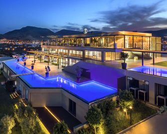 Ramada Resort by Wyndham Bodrum - Bodrum - Building