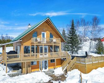 Spa Pool table Mountain view - Martine-54 - L'Isle-aux-Coudres - Gebäude