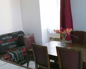 Very pleasant 40m2 single storey studio - Sainte-Marie-de-Ré - Jadalnia