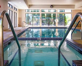 Comfort Inn and Suites NW Milwaukee - Germantown - Pool