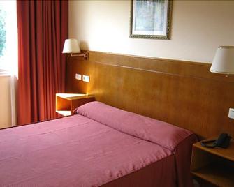 Hotel O´xardin - O Carballiño - Bedroom