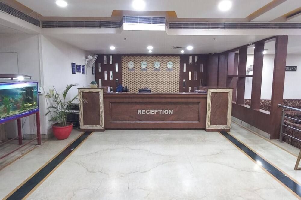 Grand Samdareeya - Jabalpur - Front desk