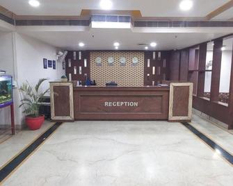 Grand Samdareeya - Jabalpur - Front desk