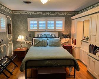 Farm Stay 3 miles from Live Oak - Live Oak