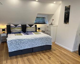 Beautiful Studio Hamburg-Airport-Kitchen-Parking-Relax - Norderstedt - Schlafzimmer