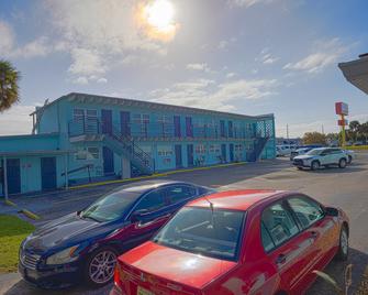 Aladdin Motel By OYO Merritt Island - מריט איילנד - שירותי מקום האירוח