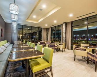 Fairfield Inn & Suites by Marriott Denver Downtown - Denver - Restaurang