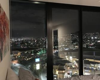 New 2bed/ 2ba across from Caliente/ Xoloizcuintles Stadium & Casino - Tijuana - Balcón