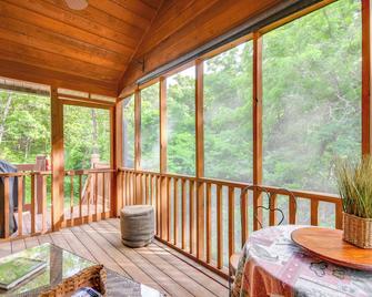 3 Mi to Dtwn Jefferson City: Family Home w/ Deck - Jefferson City - Balcony