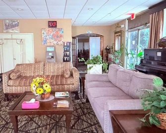 Discovery Inn Lafayette Airport I-10 - Lafayette