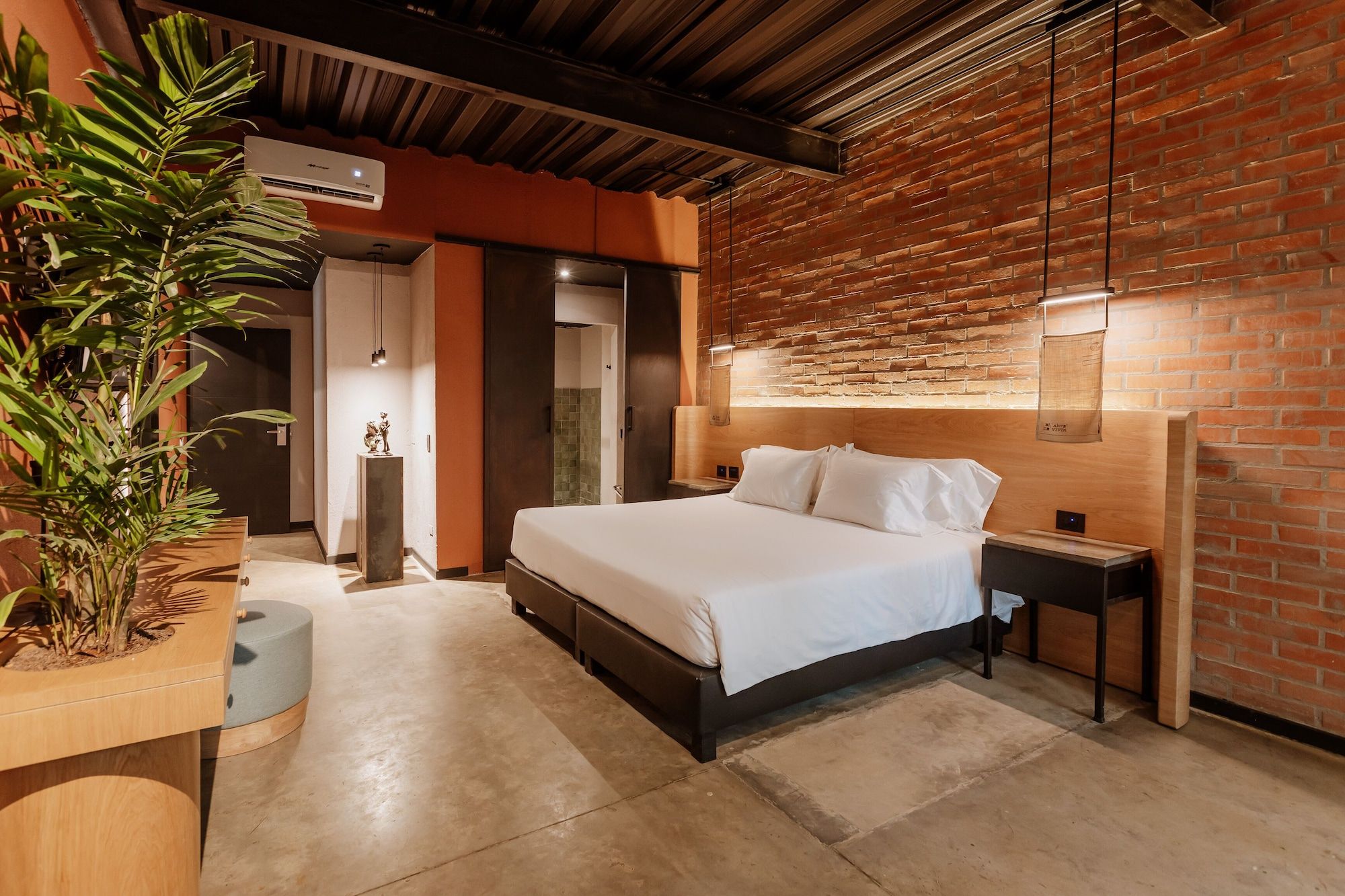 فندق آرت هوتيل ميديلين