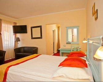 Hotel Bastion - סינאיה - חדר שינה