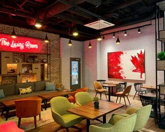 Canvas Moncton, Tapestry Collection by Hilton - מונקטון - מסעדה